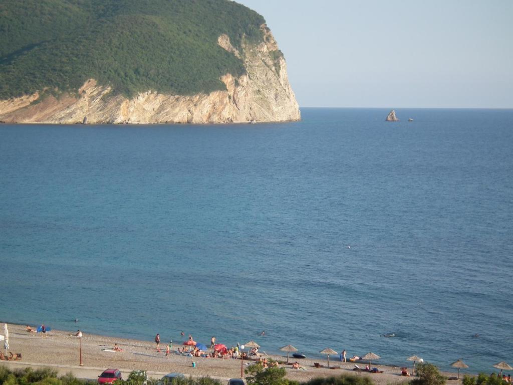 Castellamare Residence Petrovac na moru Zimmer foto