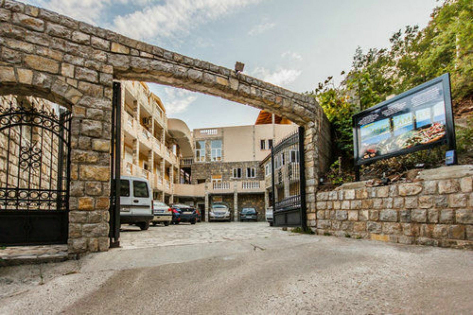 Castellamare Residence Petrovac na moru Exterior foto