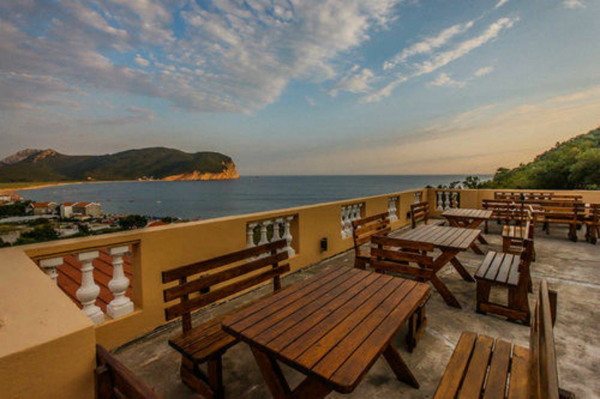 Castellamare Residence Petrovac na moru Exterior foto