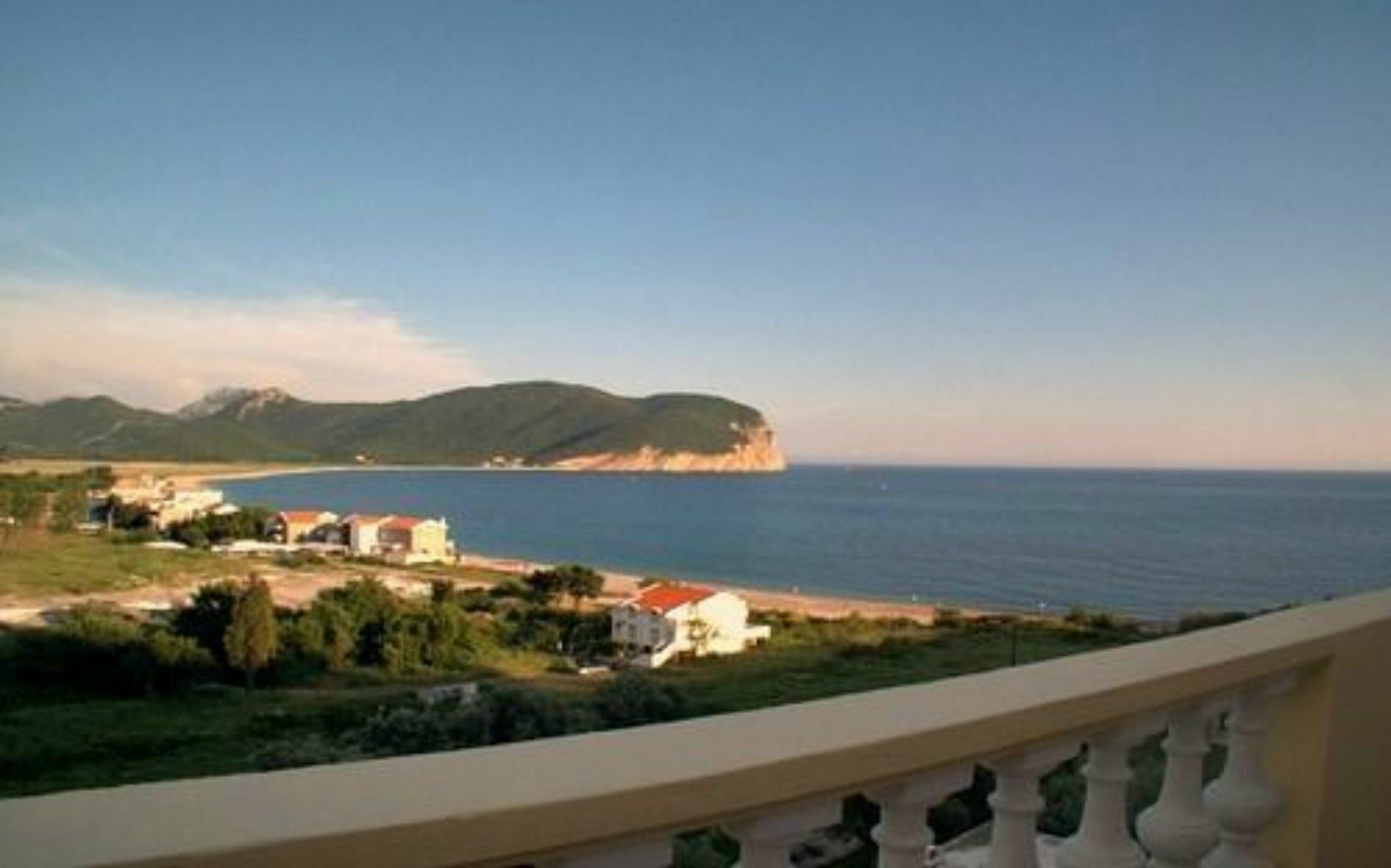 Castellamare Residence Petrovac na moru Exterior foto