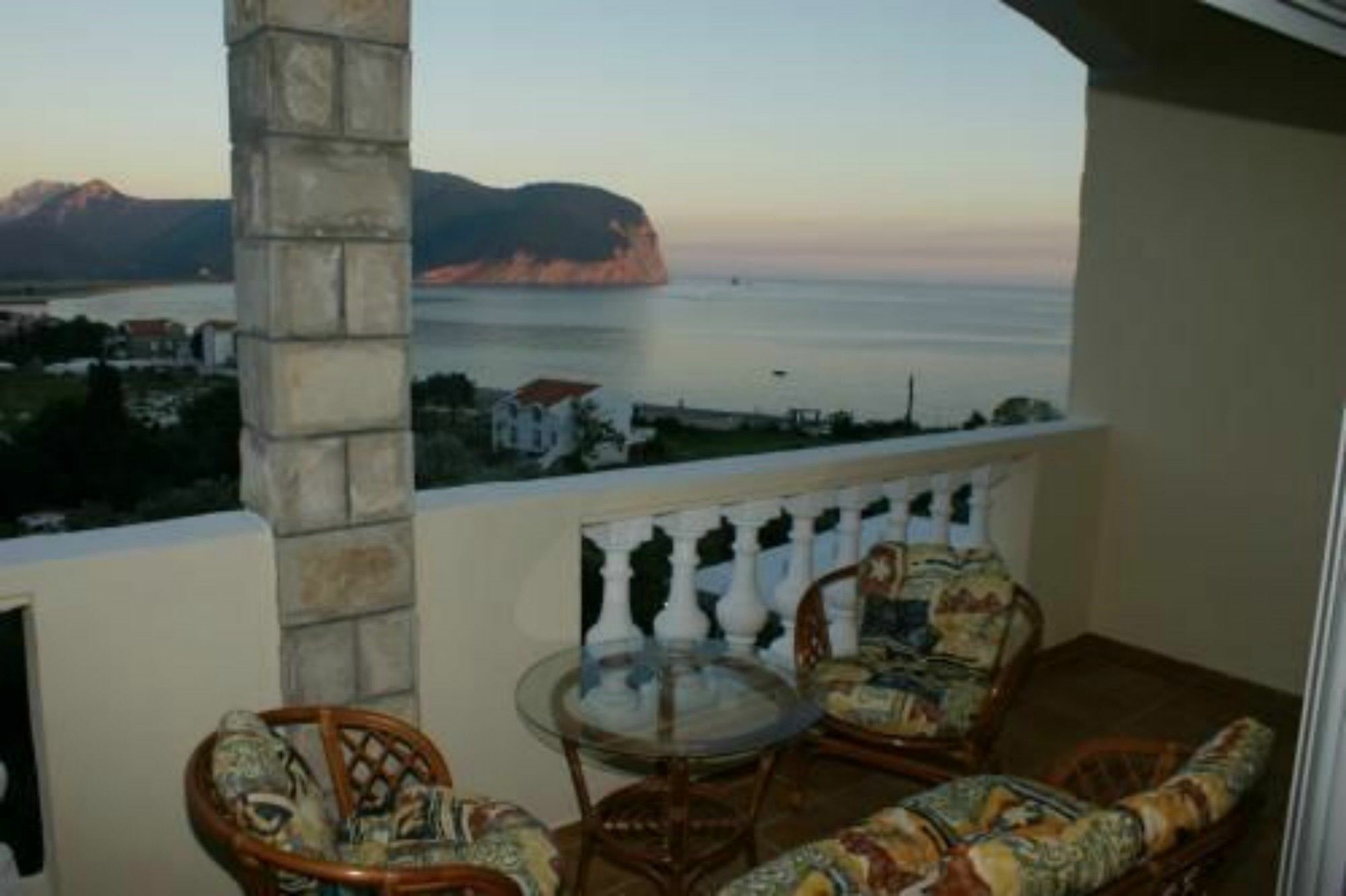 Castellamare Residence Petrovac na moru Exterior foto