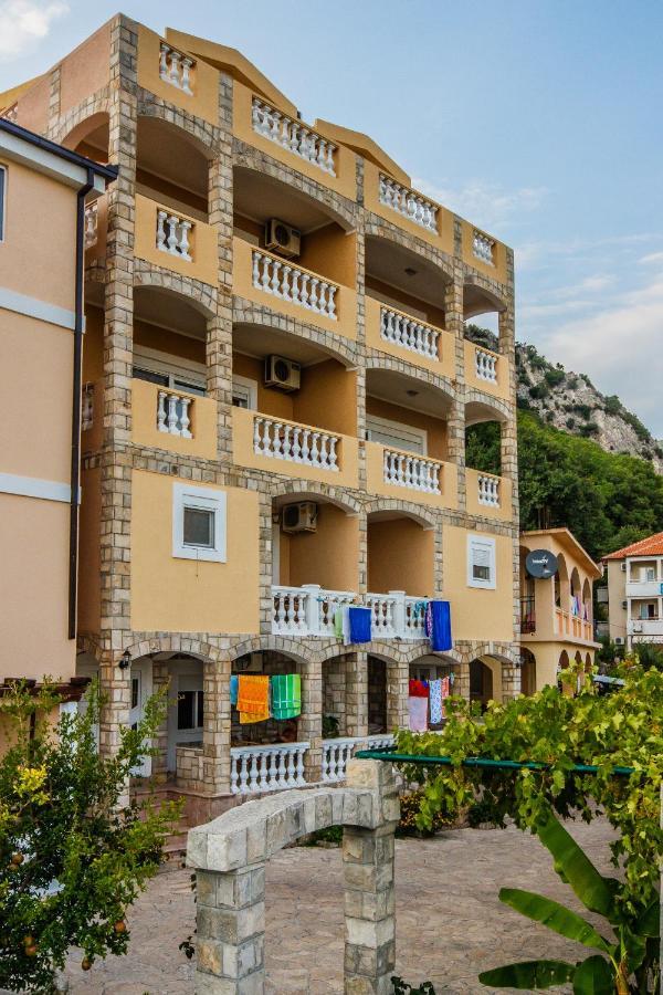 Castellamare Residence Petrovac na moru Exterior foto
